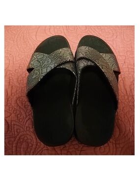 FitFlop Python Sandals size 9